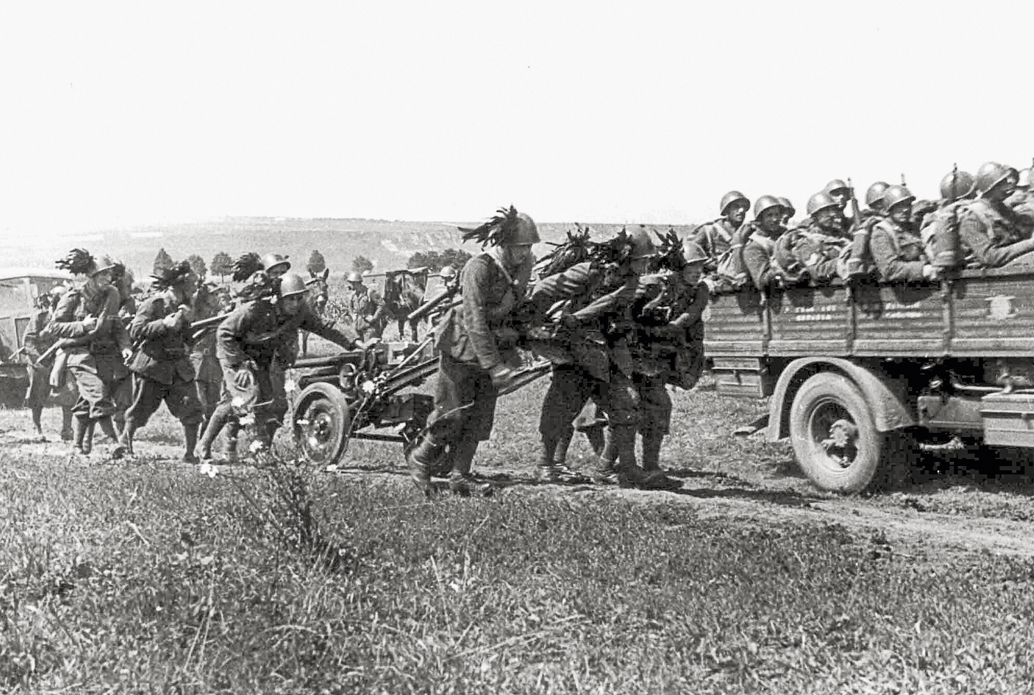 Italian_Bersiglieri_in_Russia_1942 1.png