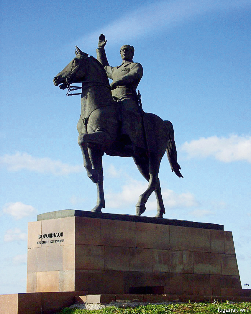pamyatnik_klimentu_voroshilovu.png