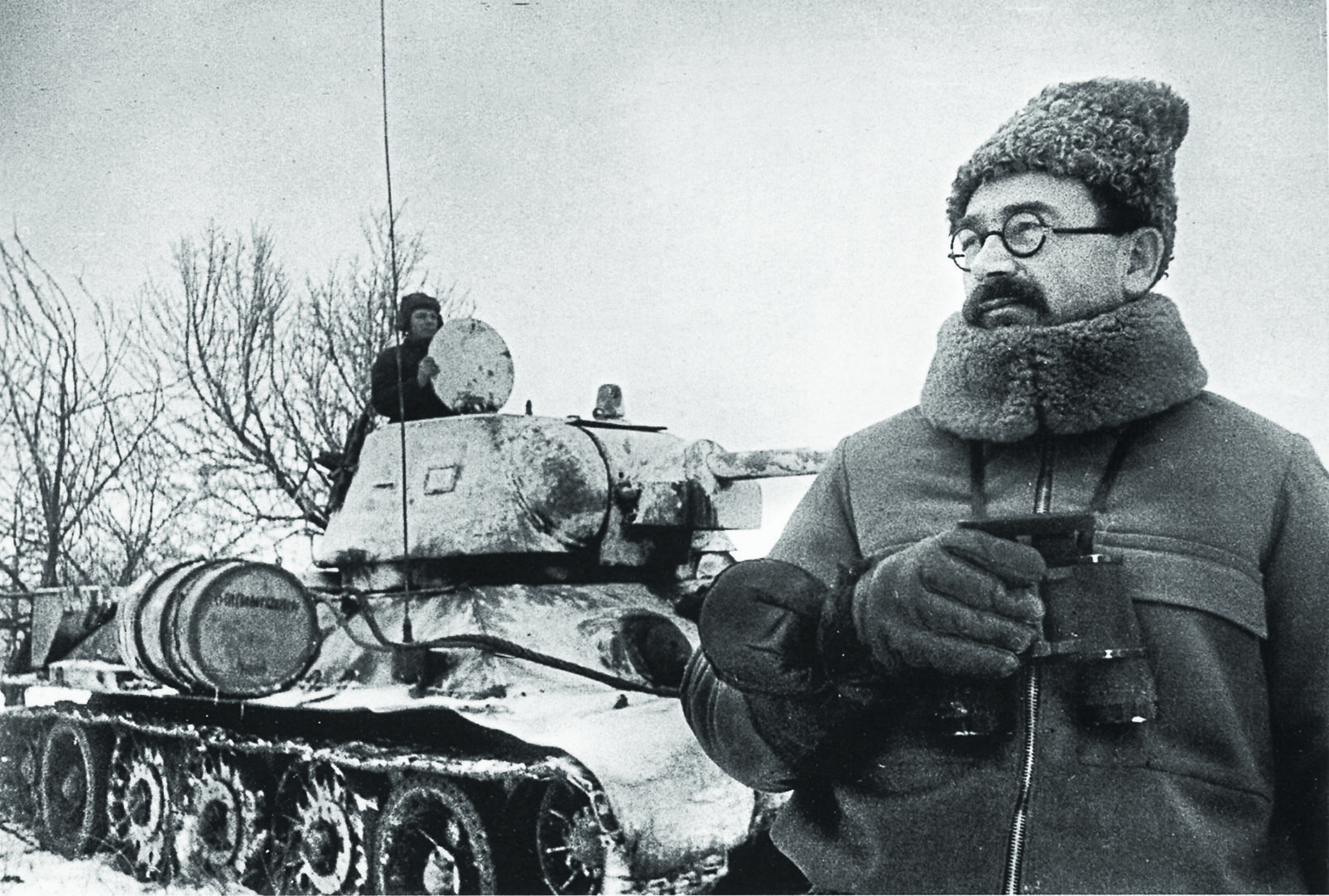 Tank-T-34_General-Rotmistrov_1943.jpg