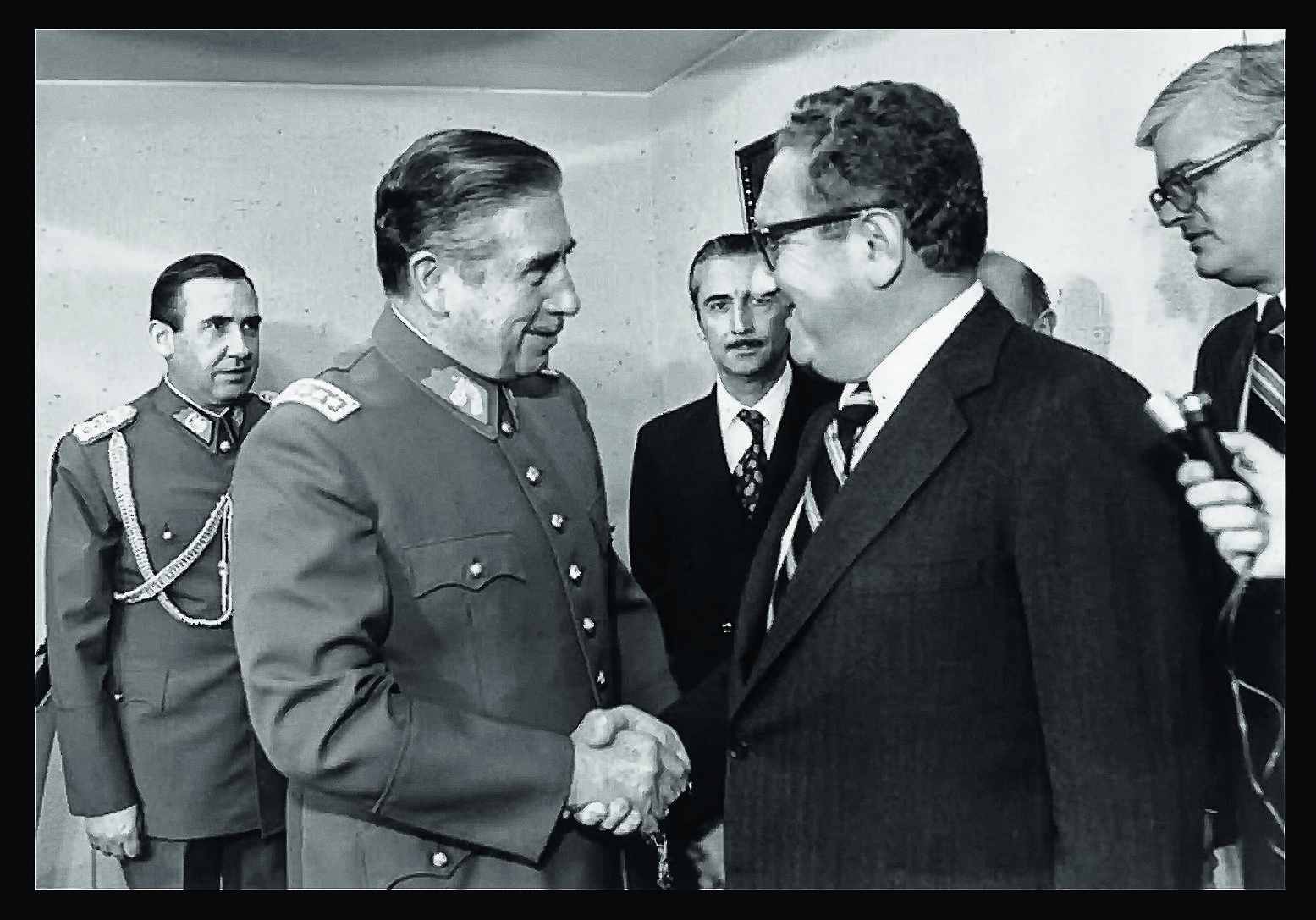 пиночет и киссинджер 1976.jpg