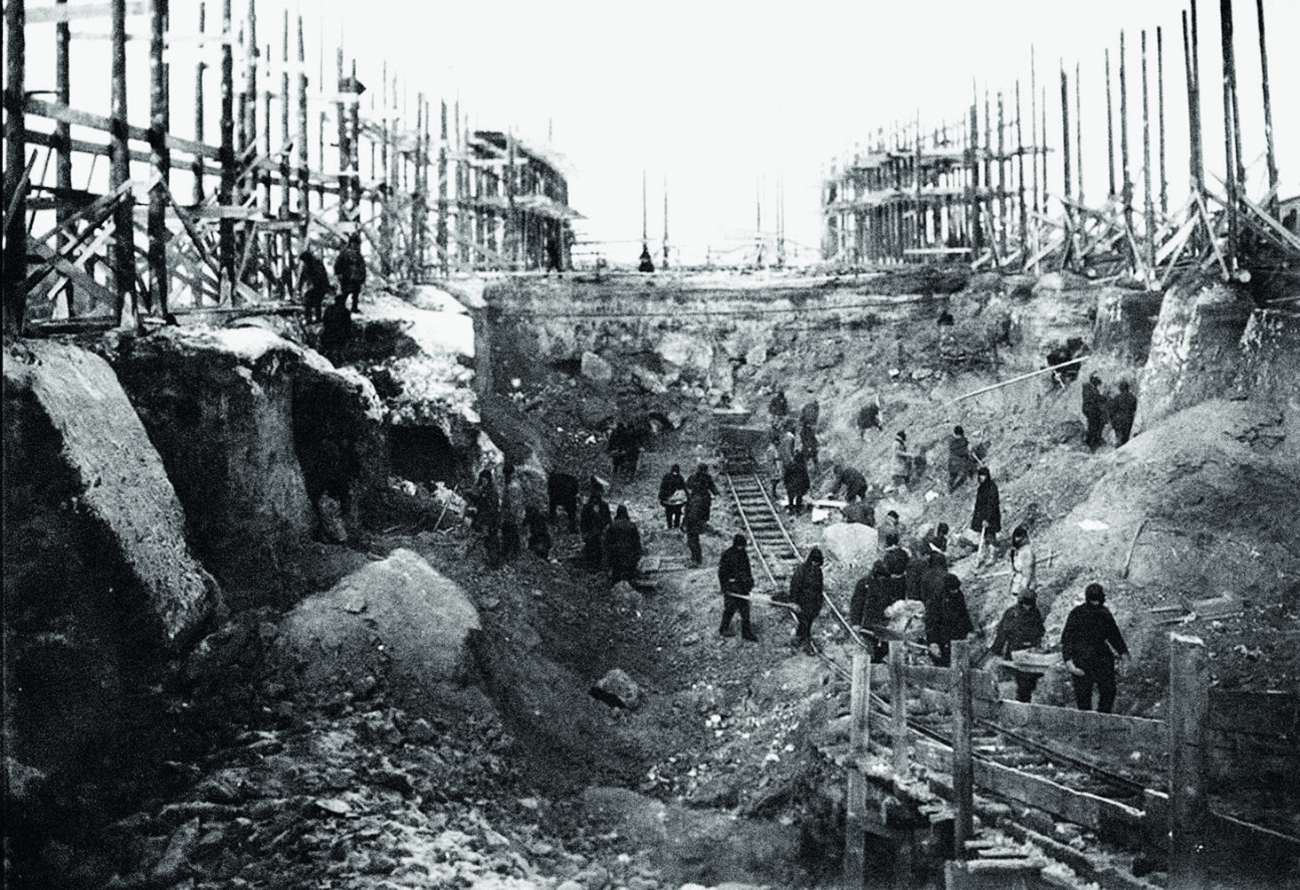 Рытье котлована 1946.jpg