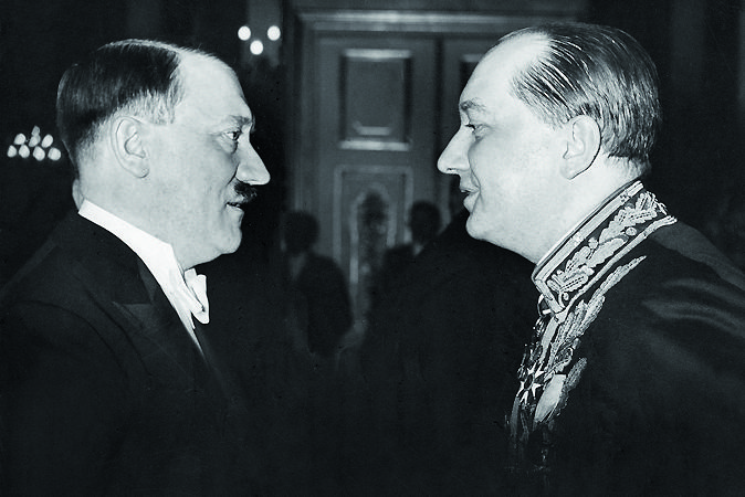 гитлер и липски 1935.jpg