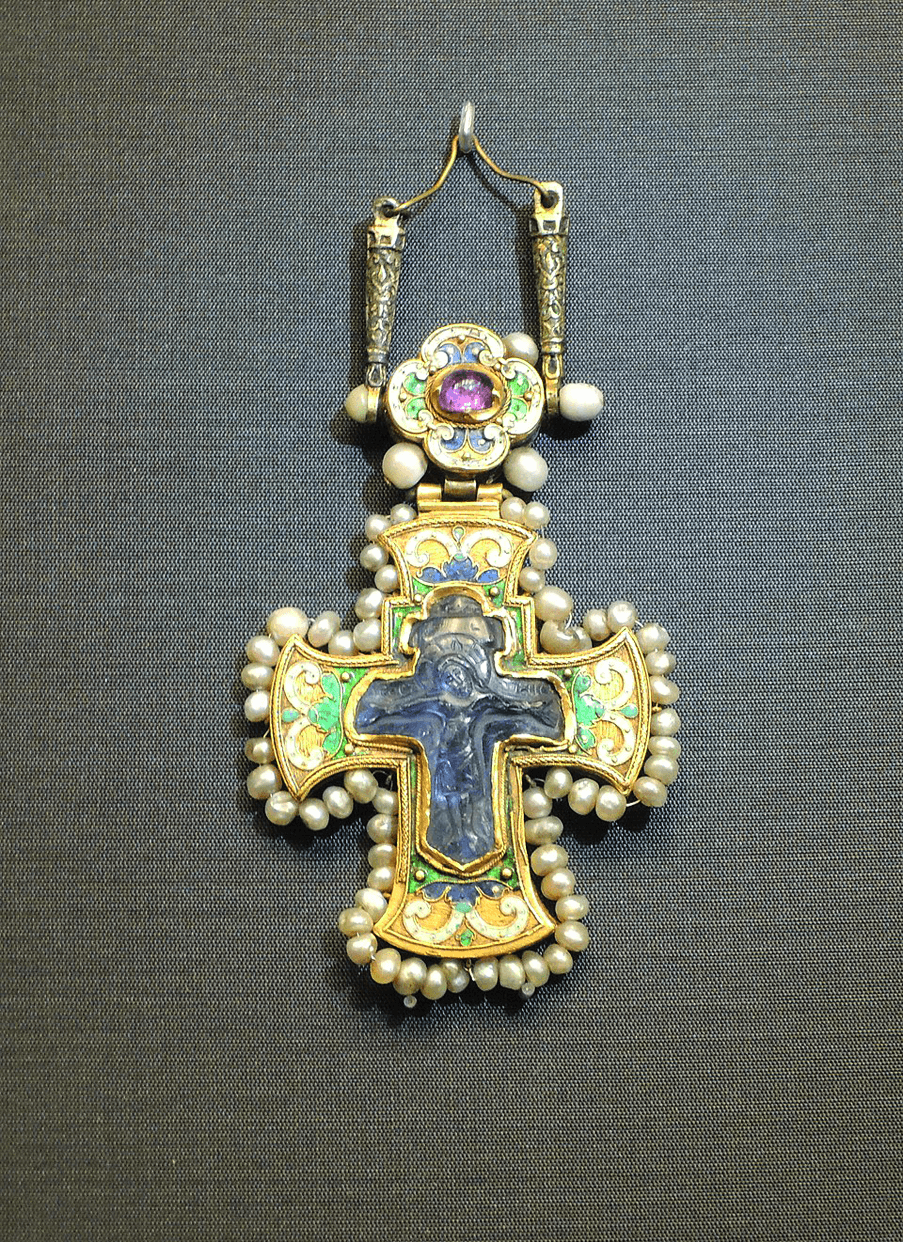 Крест наперсный. . Подарен Евдокией Лукьяновной царевне Ирине Михайловне в 1627 .png