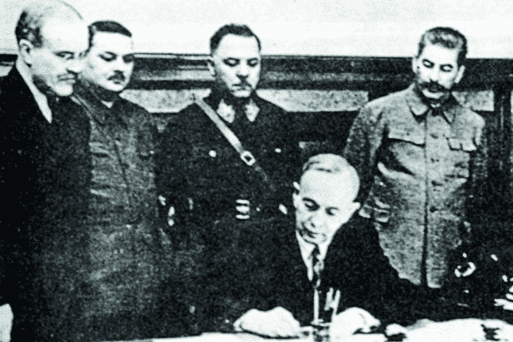 1 дек 1939 Подписание пакта.png